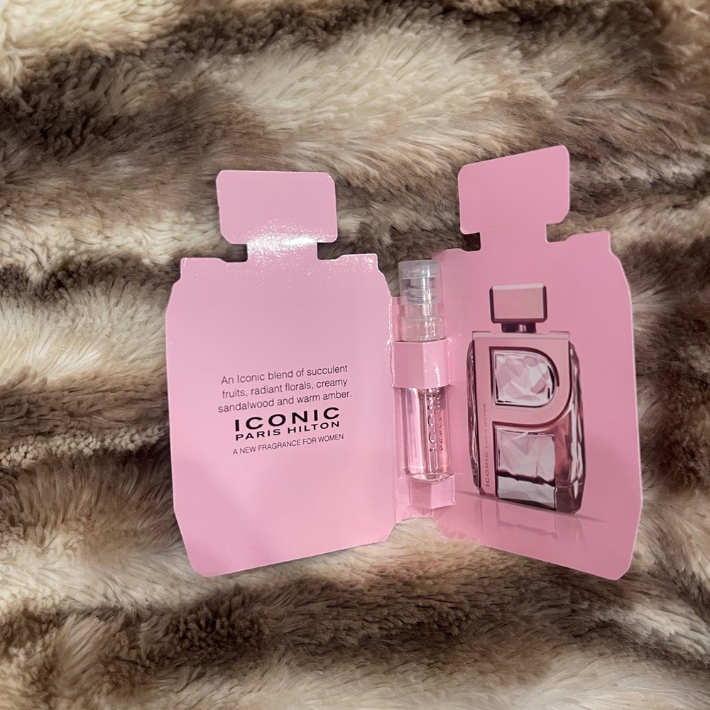 Paris Hilton Iconic Eau de Parfum Perfume Fragrance Spray Sample Vial NEW